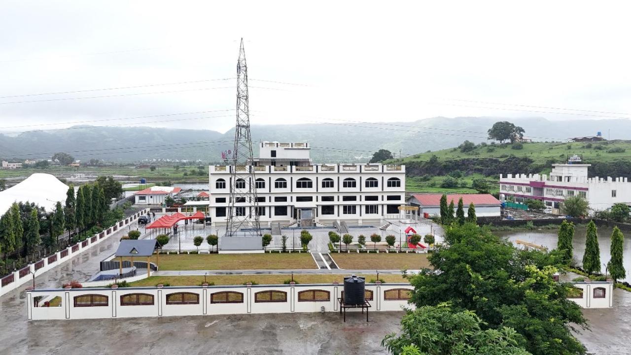 Vedika Garden Otel Lonavala Dış mekan fotoğraf