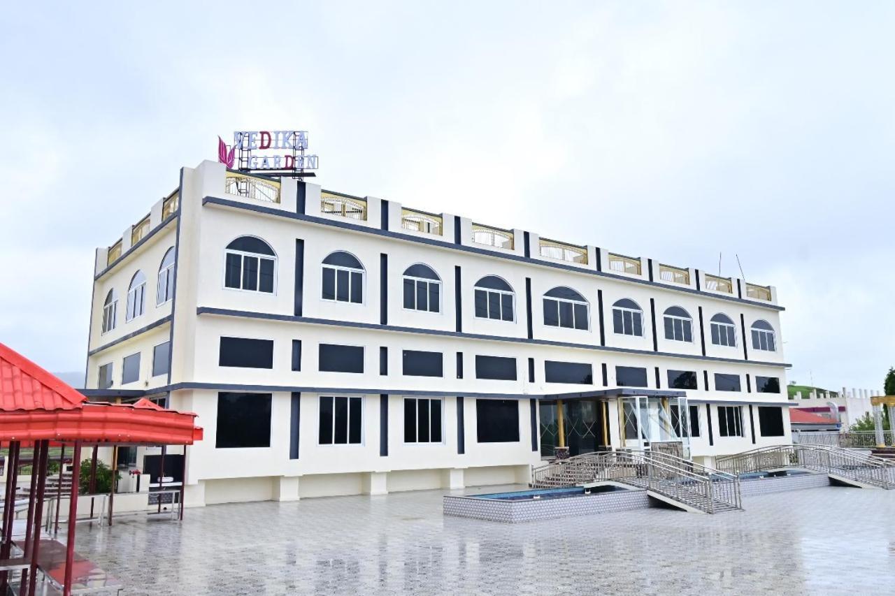 Vedika Garden Otel Lonavala Dış mekan fotoğraf